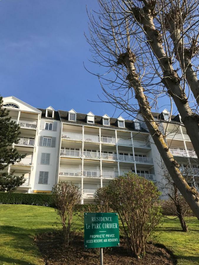 Les Terrasses Du Parc Cordier Trouville-sur-mer Exteriör bild